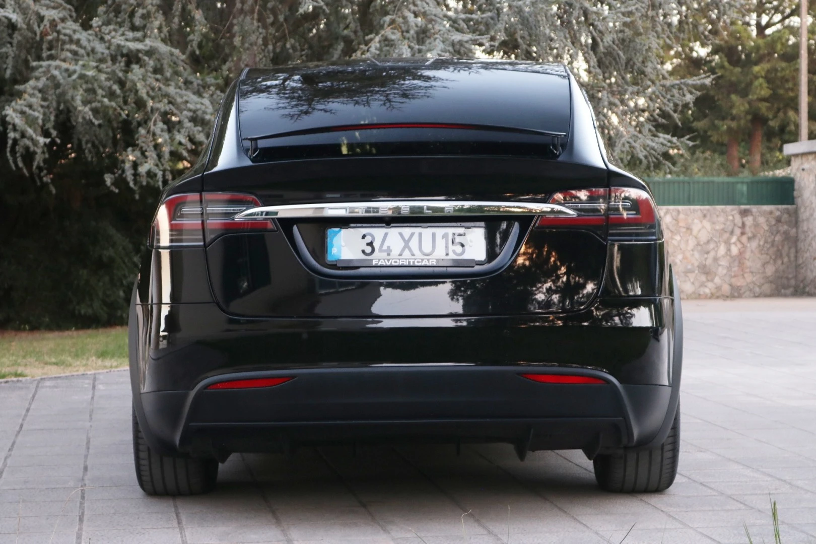 Tesla Model X 75D