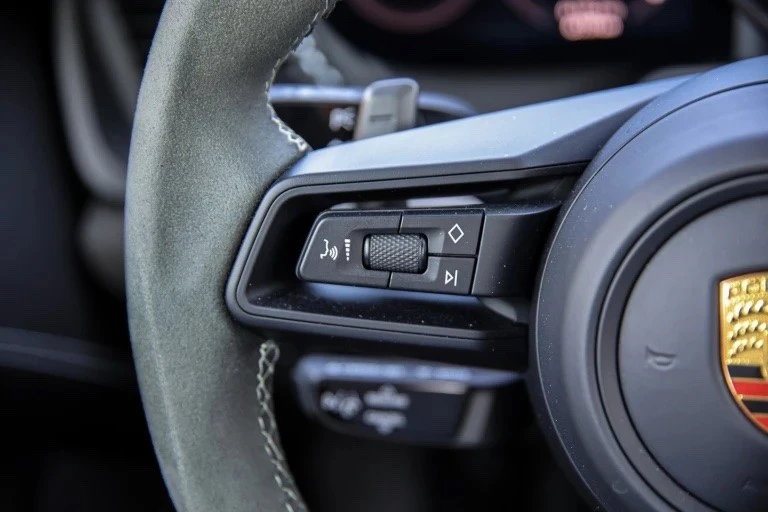Porsche 911 (992) com lift