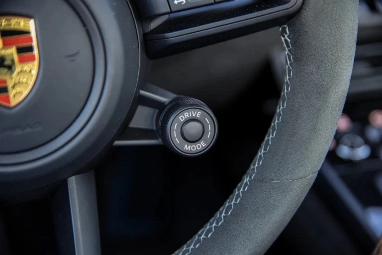 Porsche 911 (992) com lift
