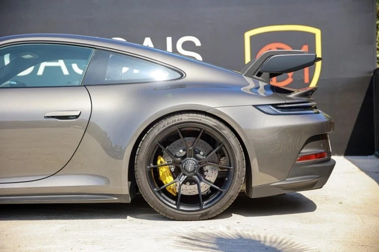 Porsche 911 (992) com lift