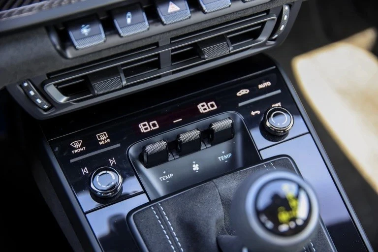 Porsche 911 (992) com lift