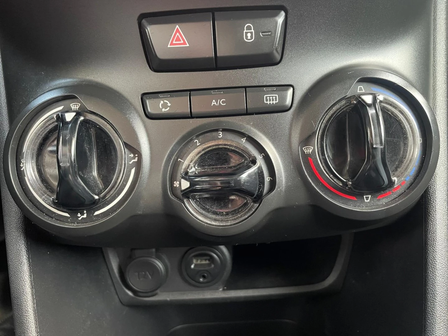 Peugeot 208 1.2 PureTech Signature