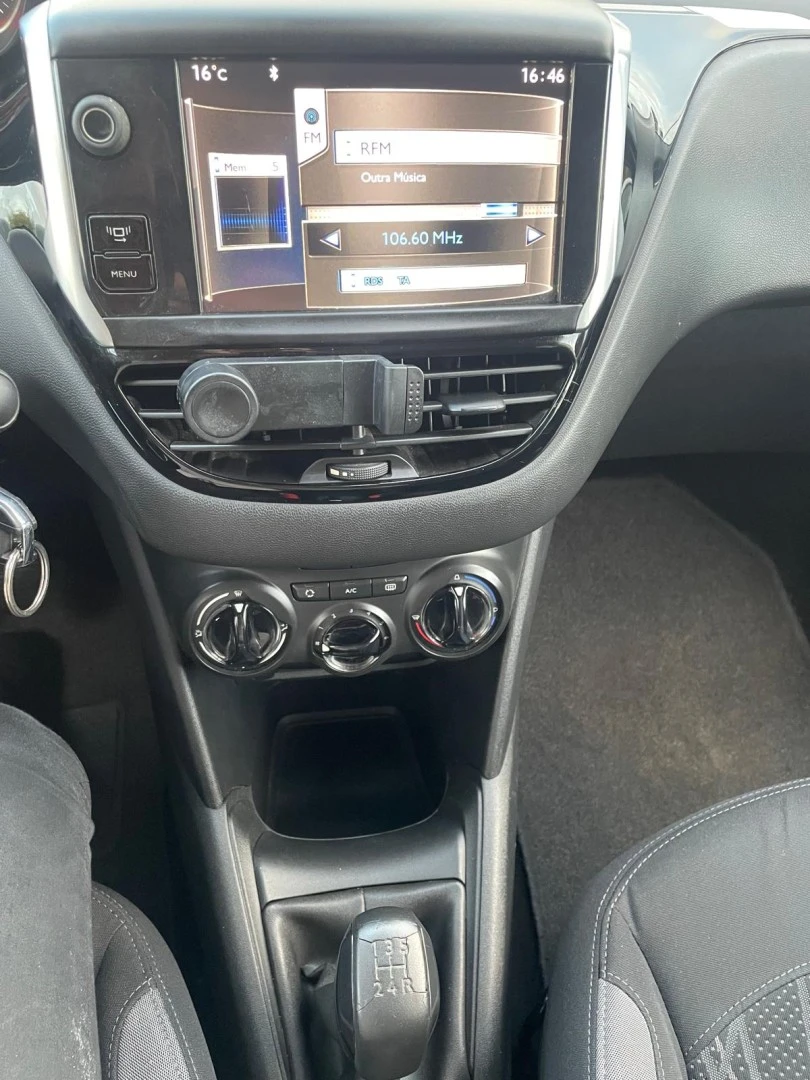 Peugeot 208 1.2 PureTech Signature