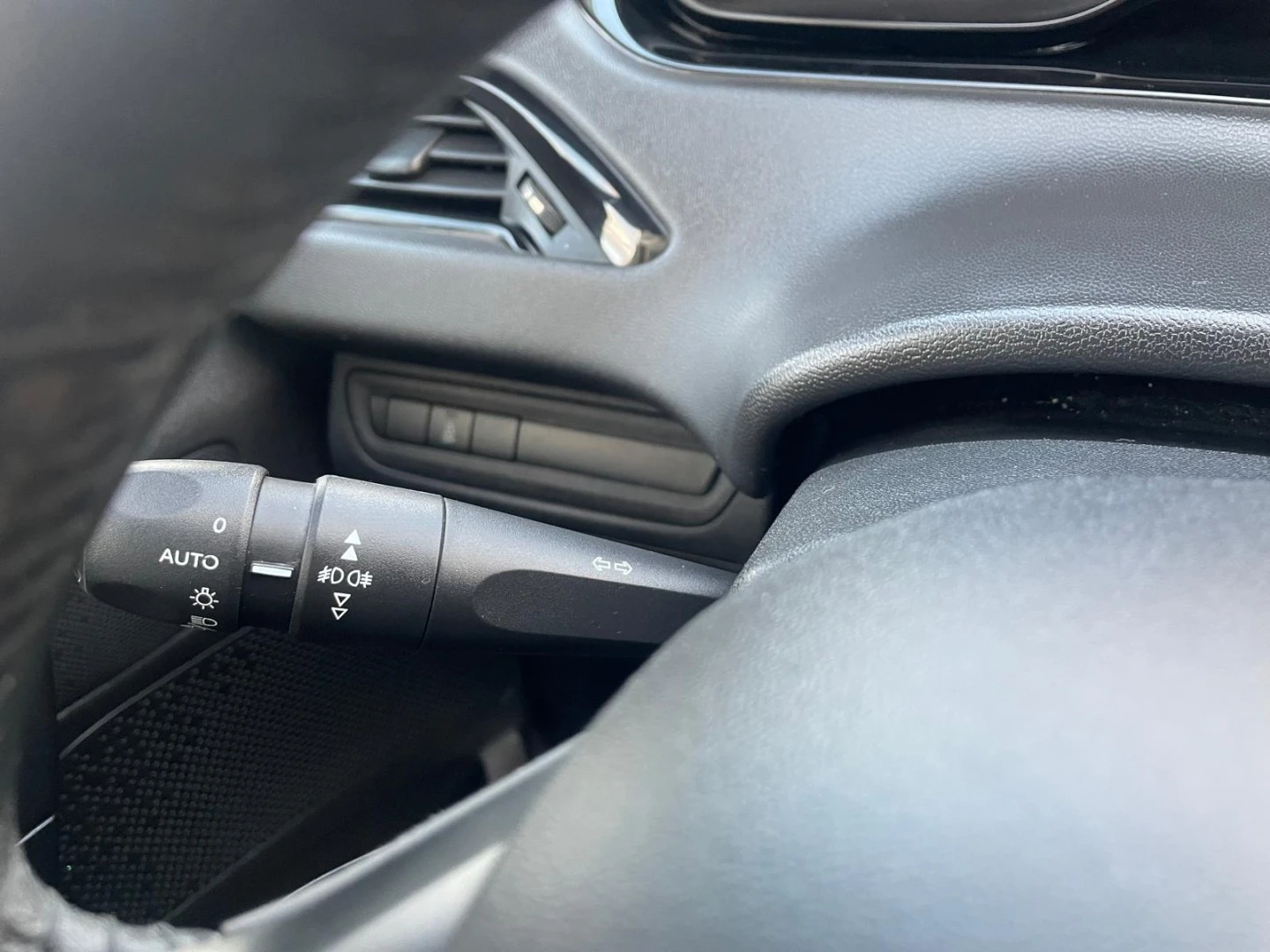 Peugeot 208 1.2 PureTech Signature