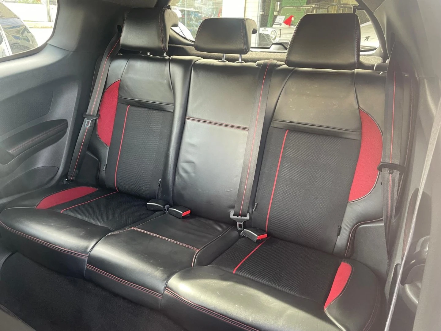 Peugeot 208 1.6 THP GTi