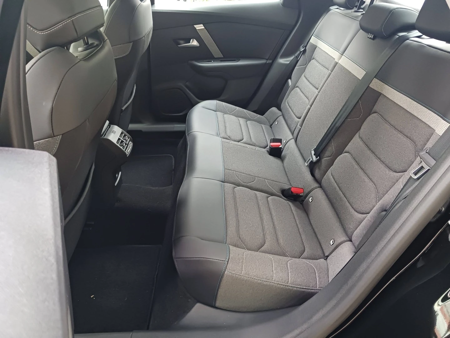 Citroën C4 X 1.2 PureTech Plus EAT8