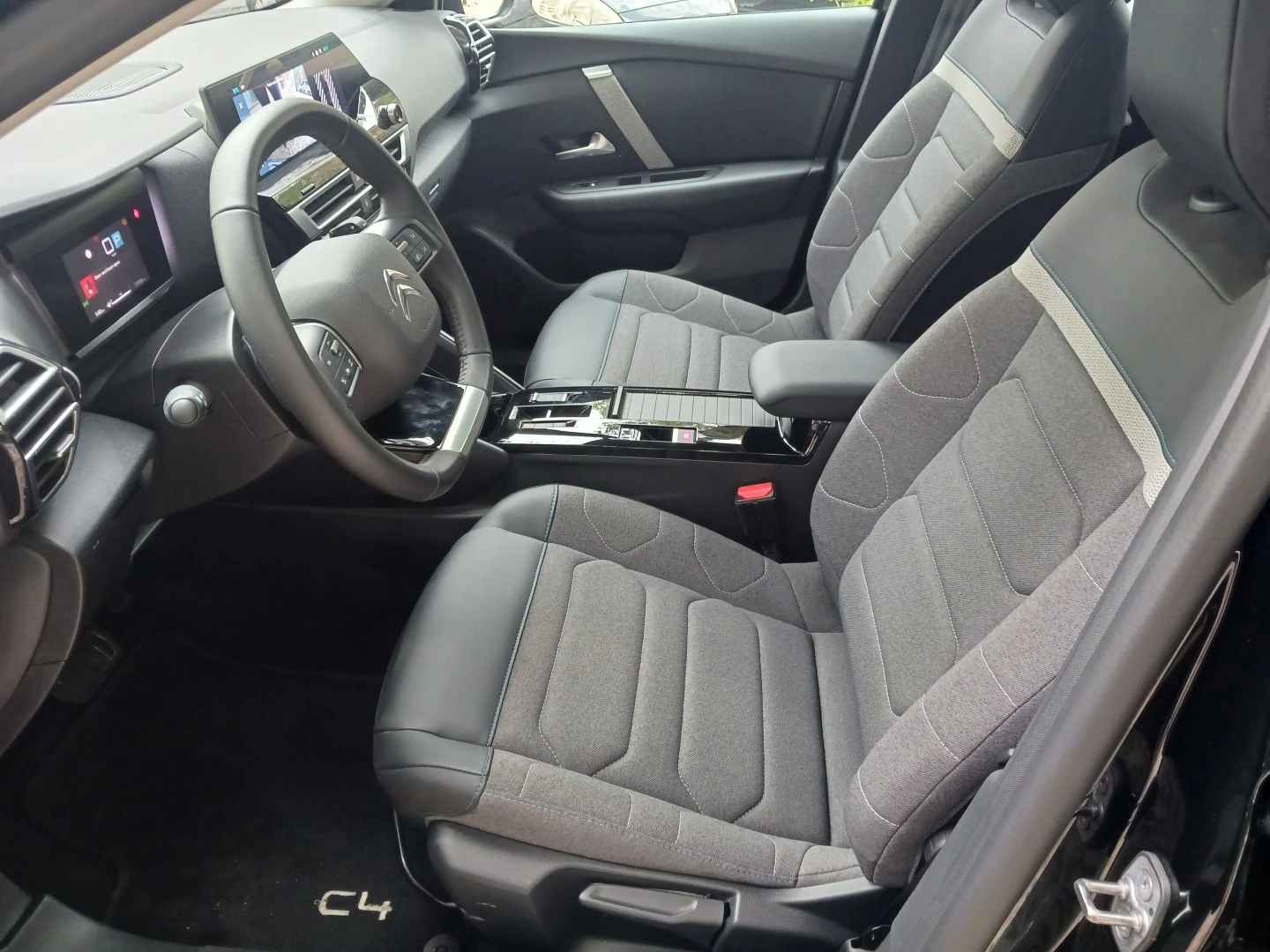 Citroën C4 X 1.2 PureTech Plus EAT8