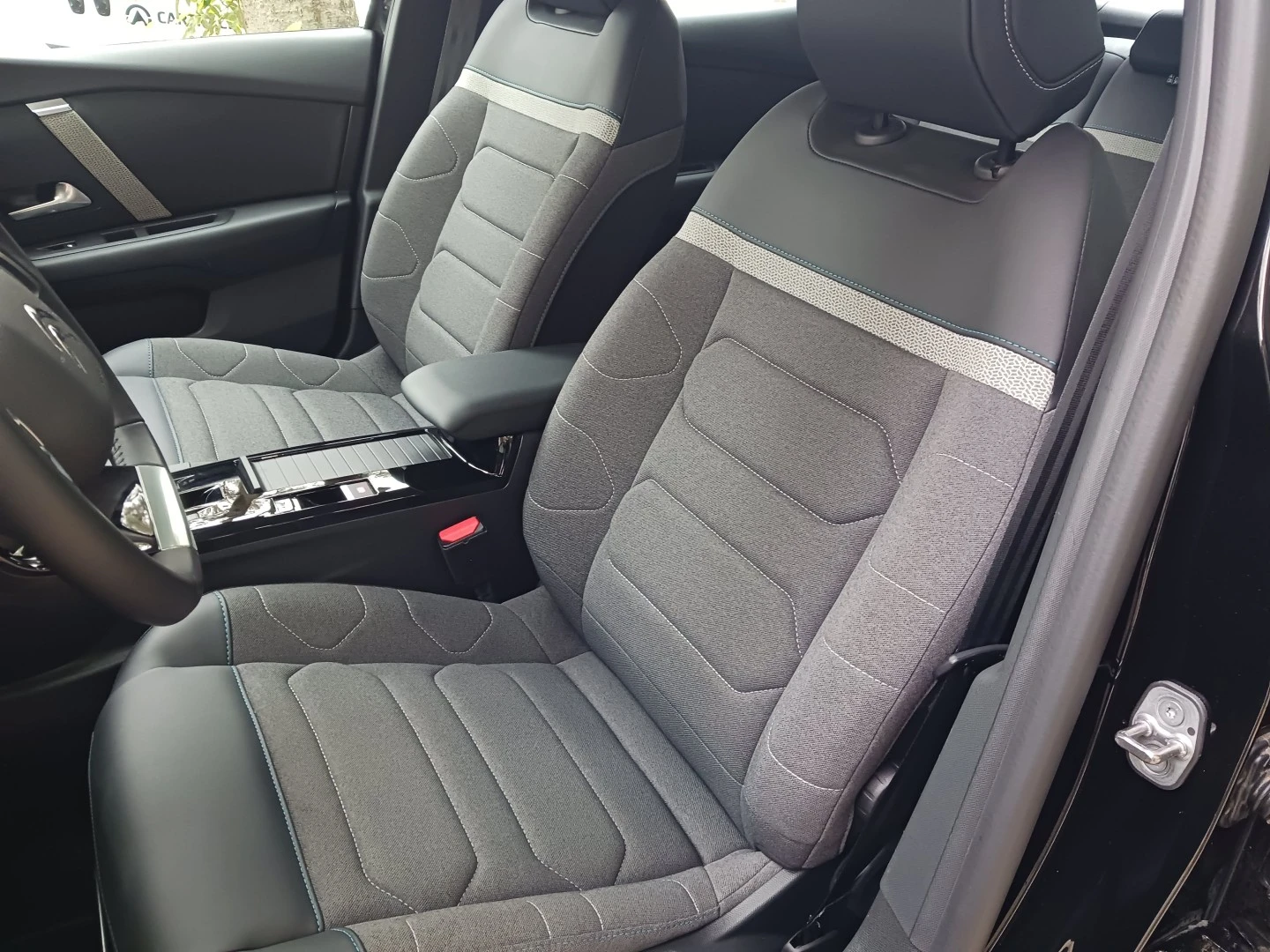 Citroën C4 X 1.2 PureTech Plus EAT8