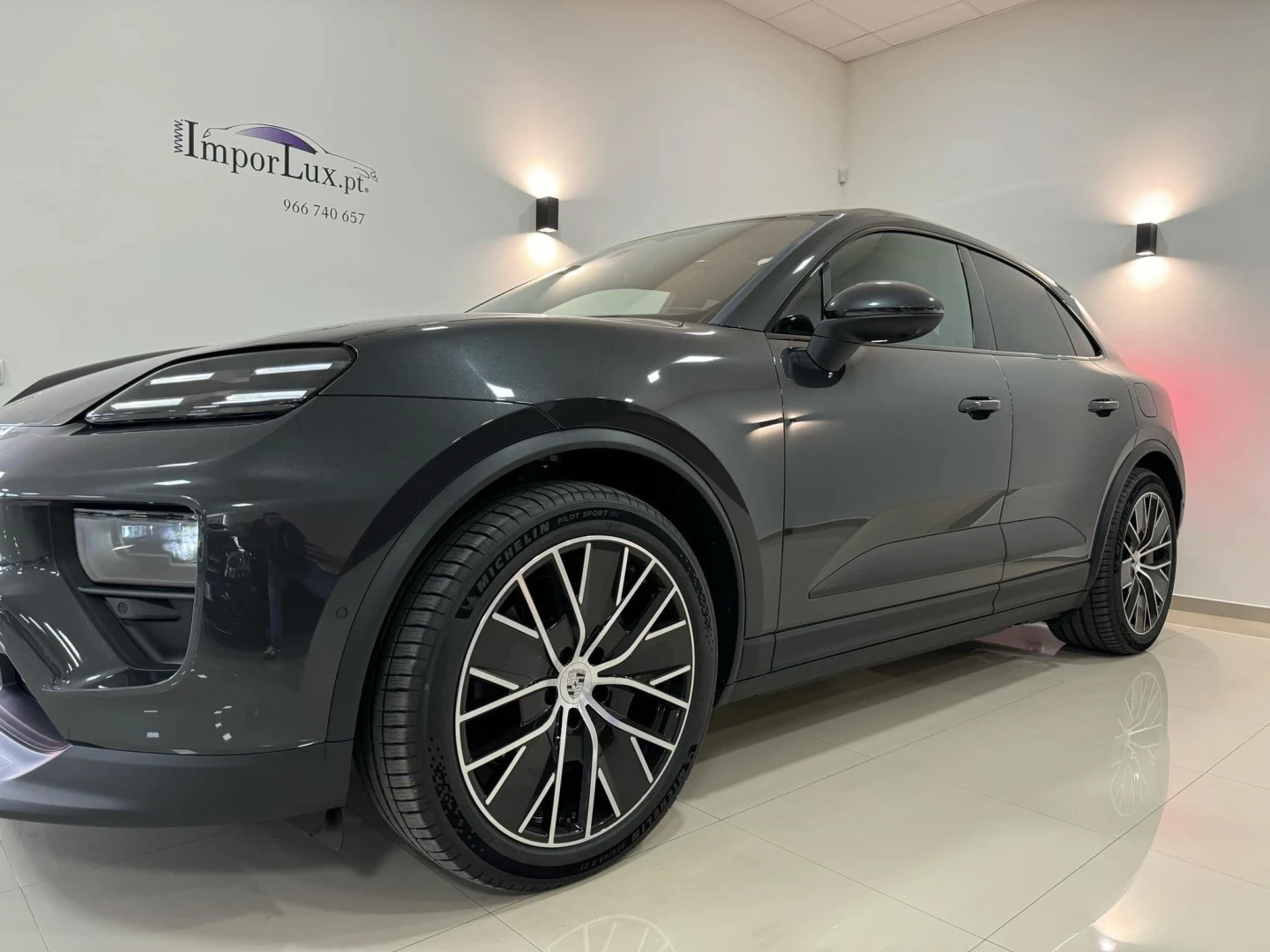 Porsche Macan Electric 4