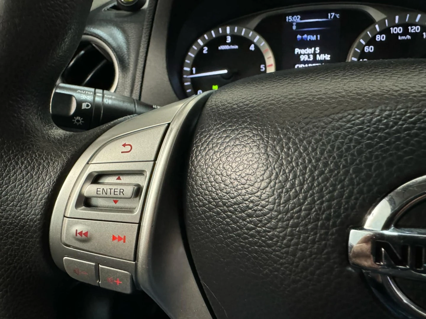 Nissan Navara 2.3 dCi CD 4WD CC Visia