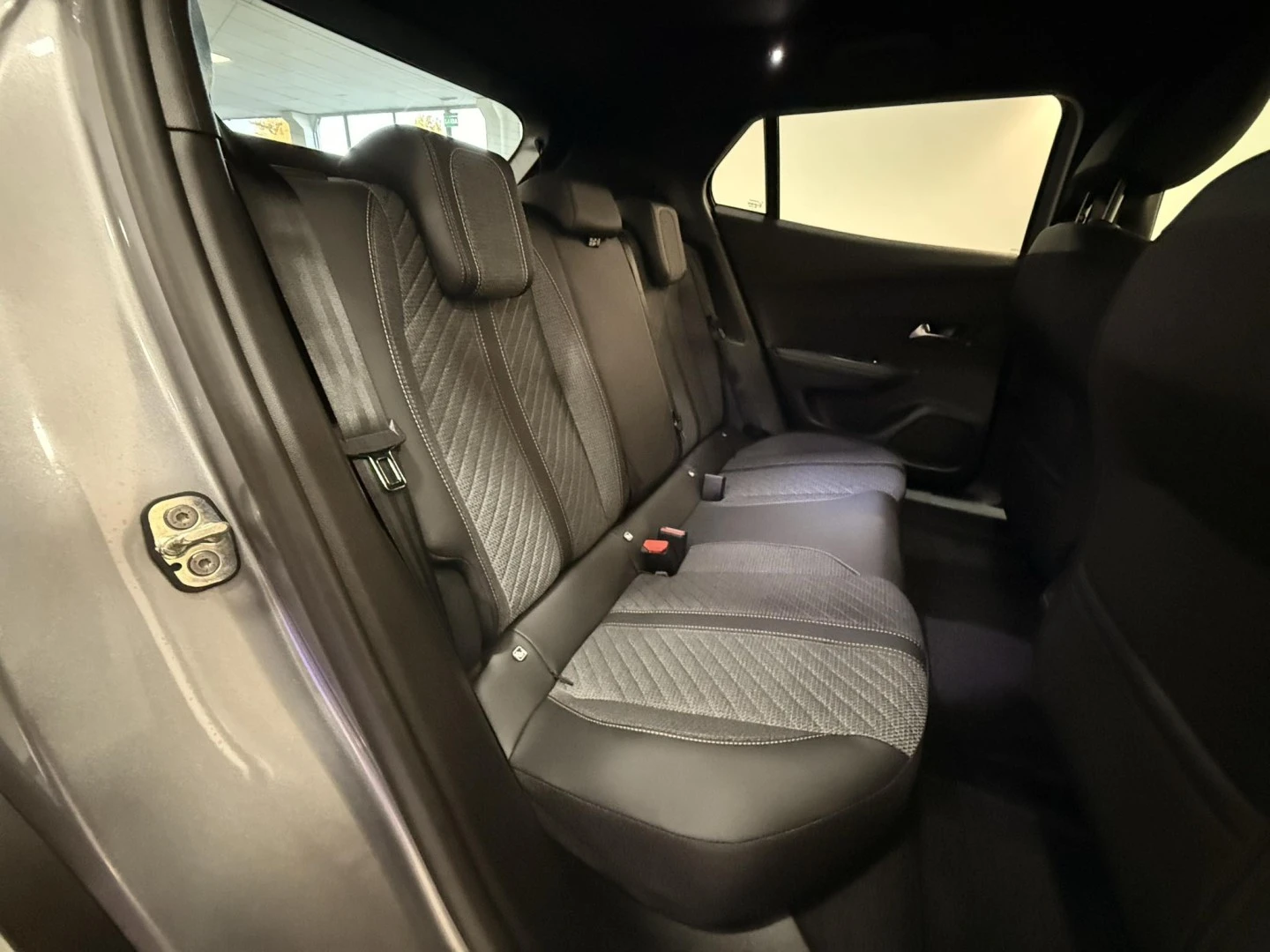 Peugeot e-2008 54 kWh Allure
