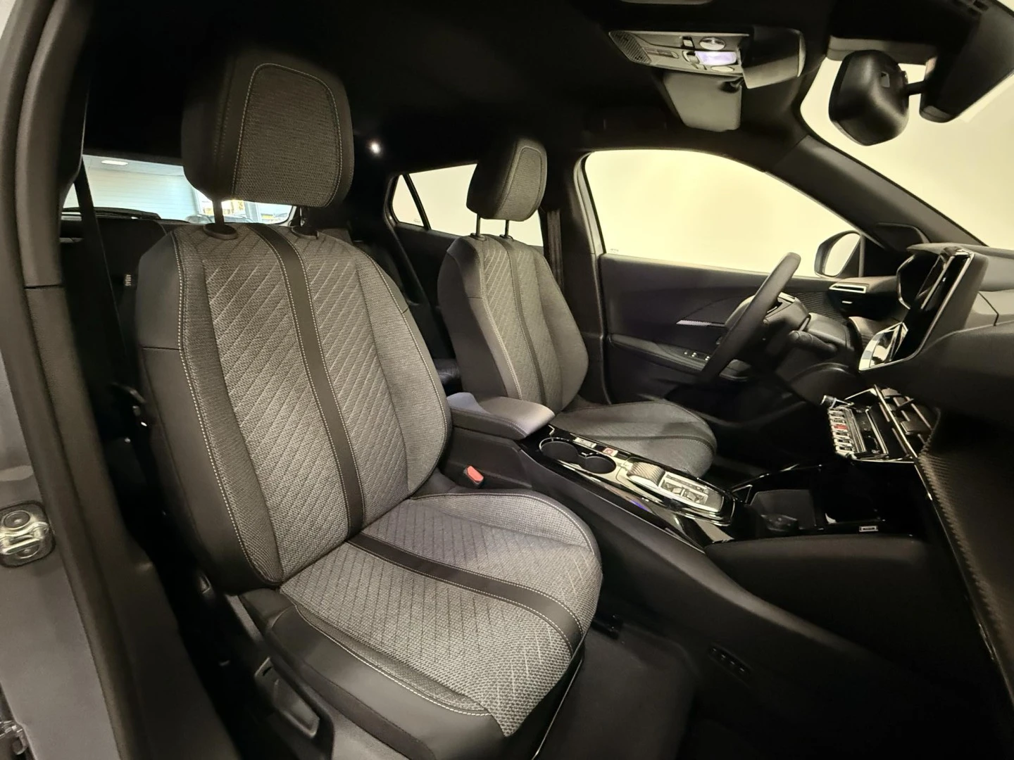 Peugeot e-2008 54 kWh Allure