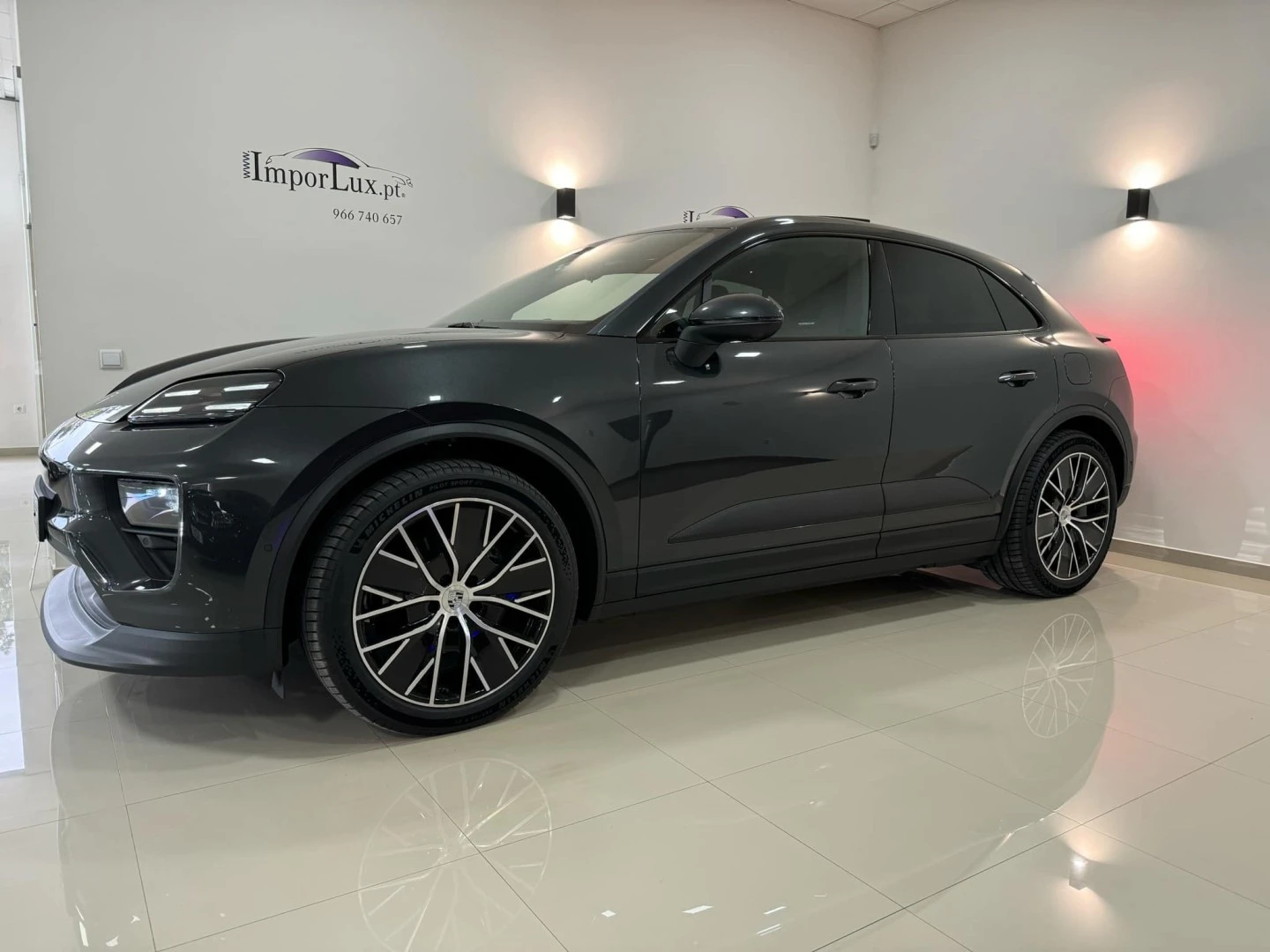 Porsche Macan Electric 4