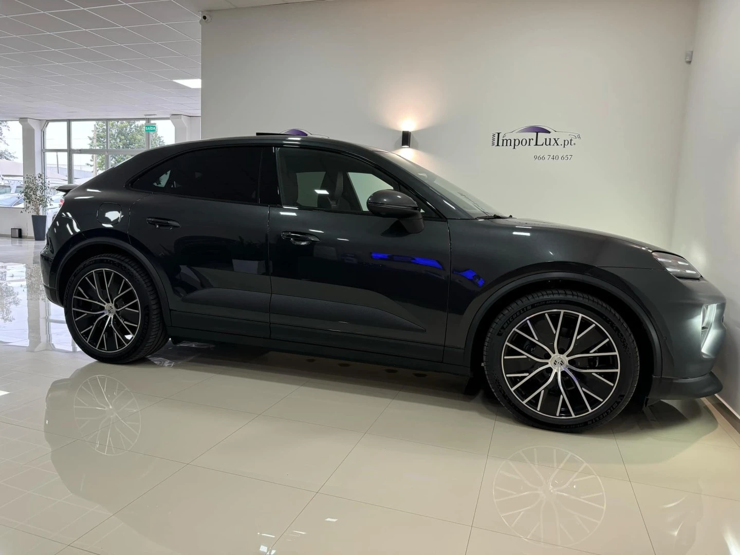 Porsche Macan Electric 4