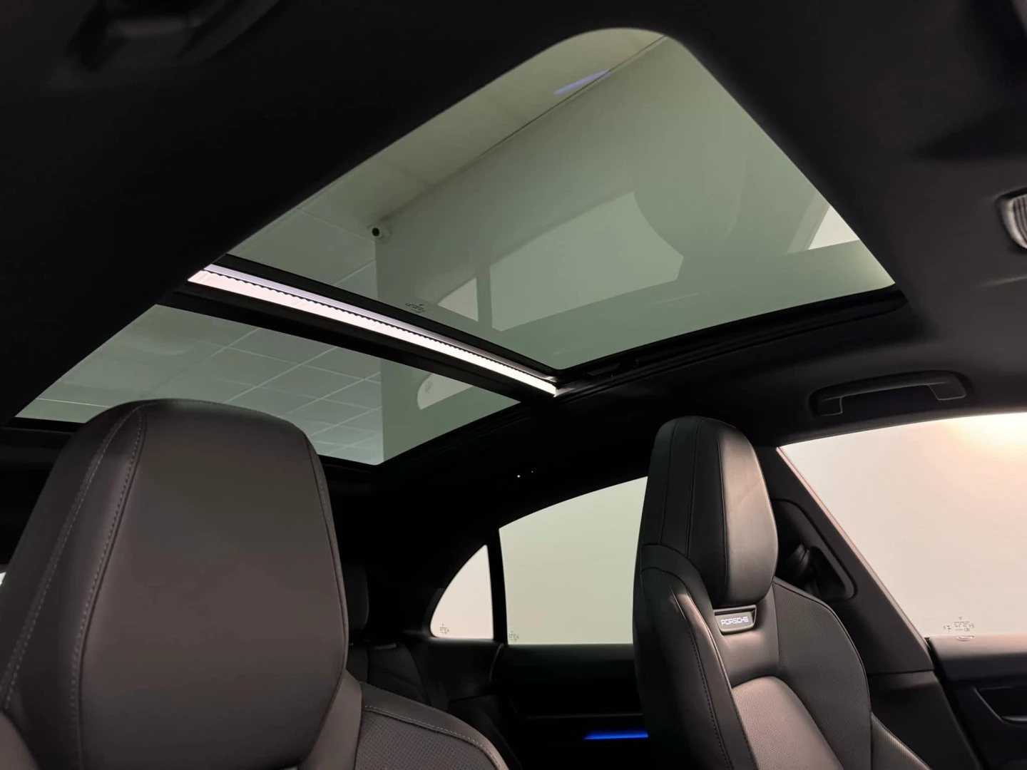 Porsche Macan Electric 4