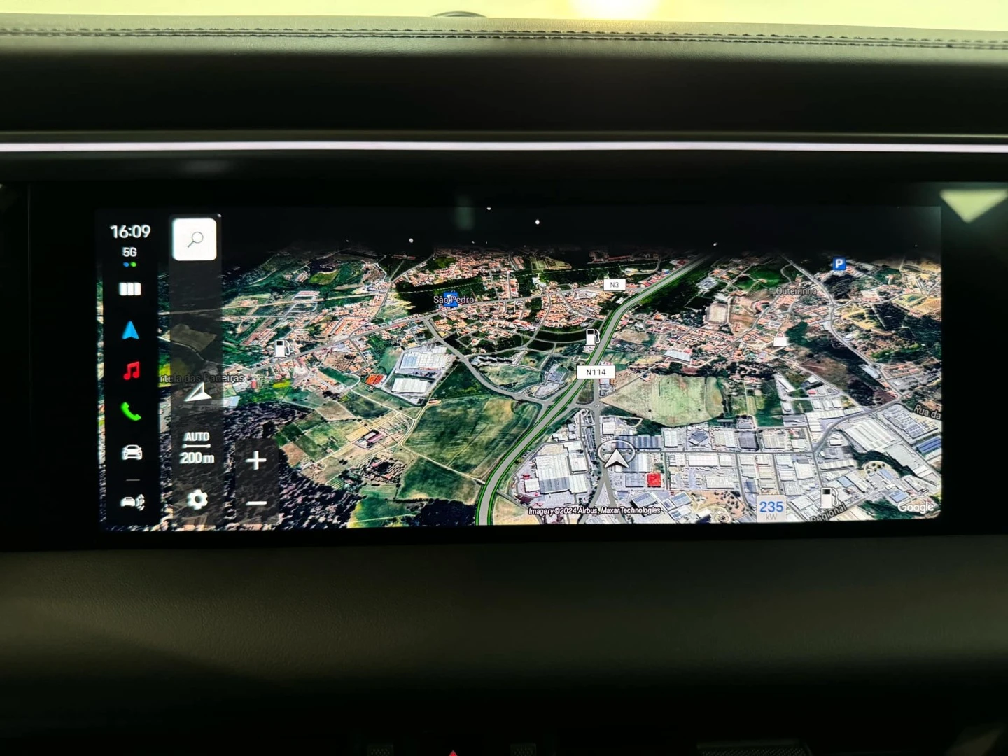 Porsche Macan Electric 4