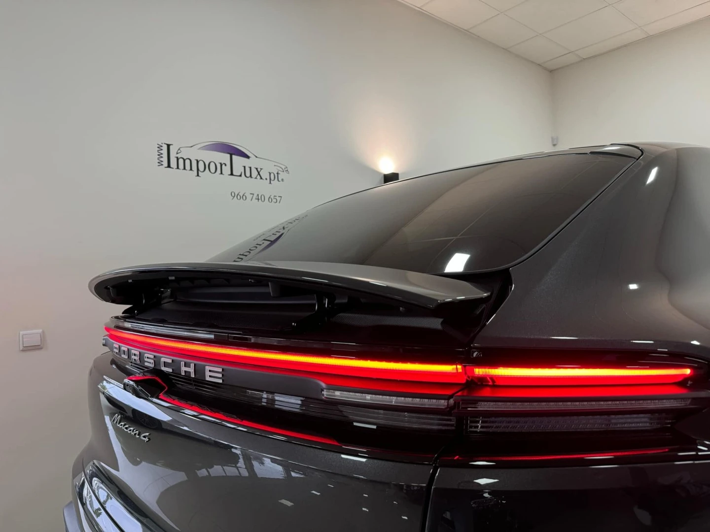 Porsche Macan Electric 4
