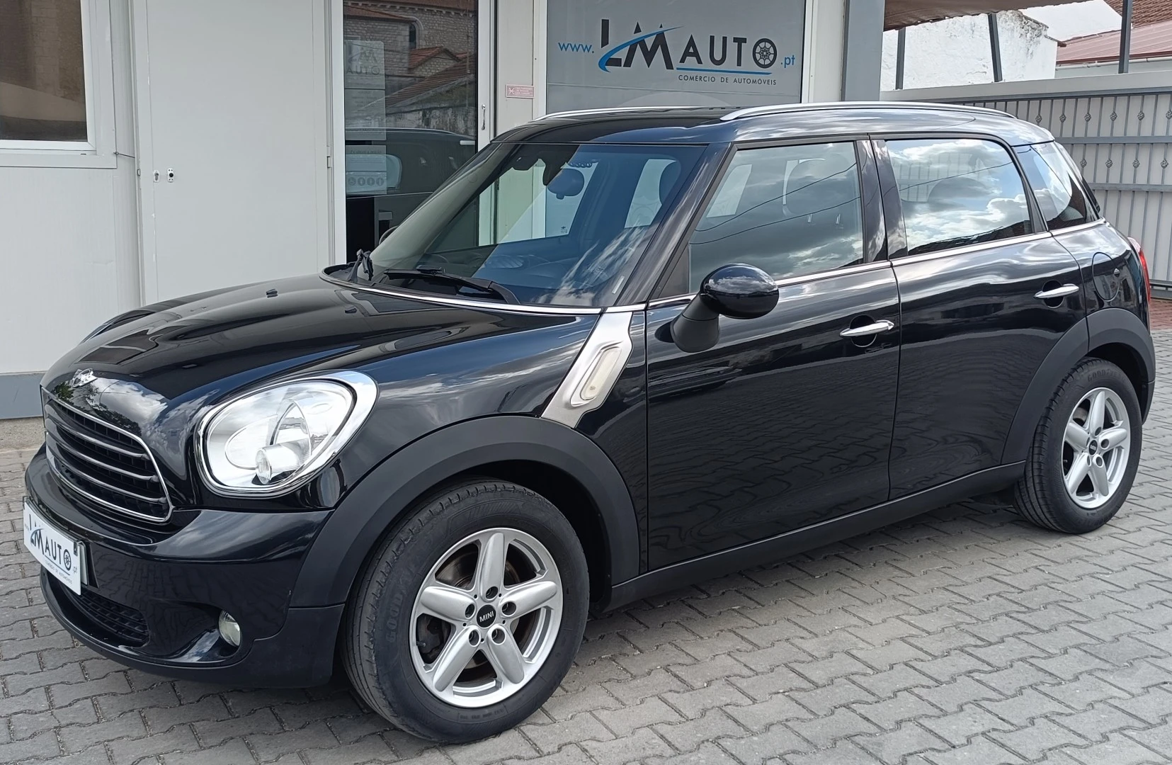 MINI Countryman One D