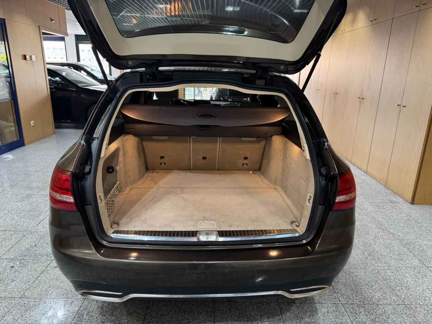 Mercedes-Benz C 300 BlueTEC Hybrid Avantgarde +