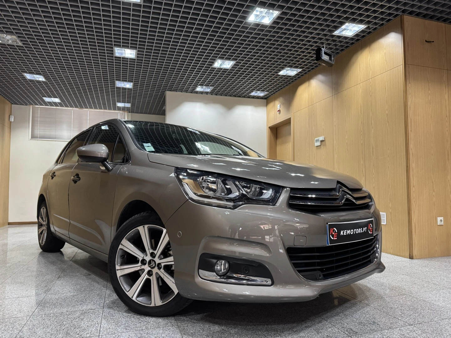 Citroën C4 1.6 BlueHDi Shine EAT6