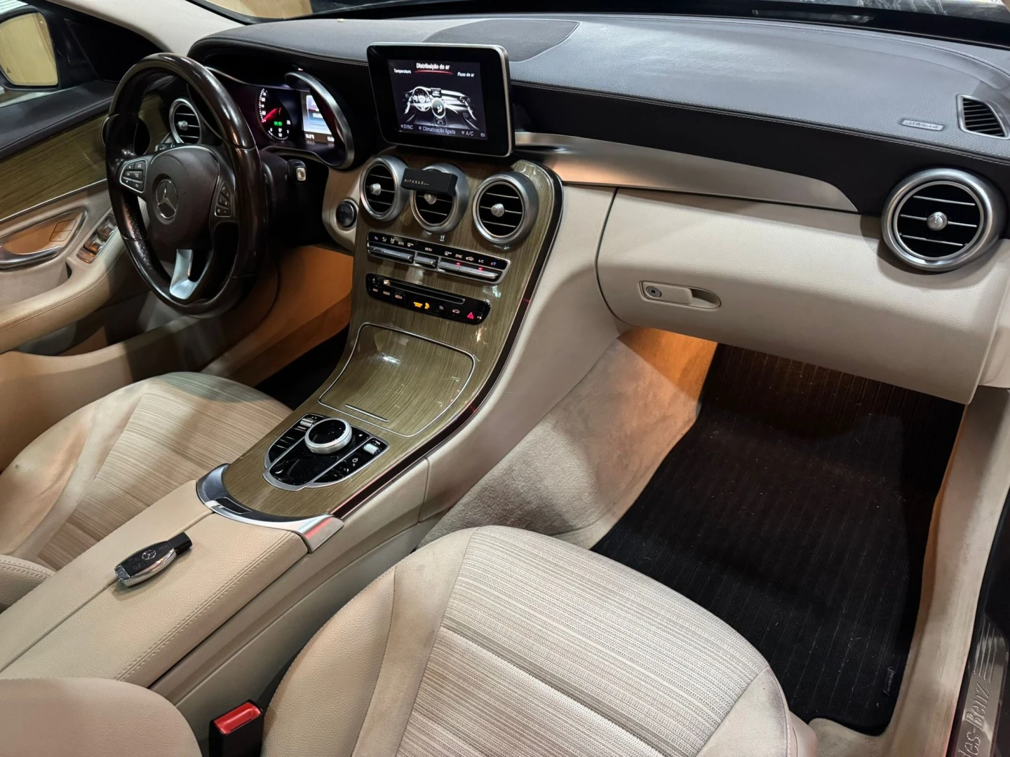 Mercedes-Benz C 300 BlueTEC Hybrid Avantgarde +