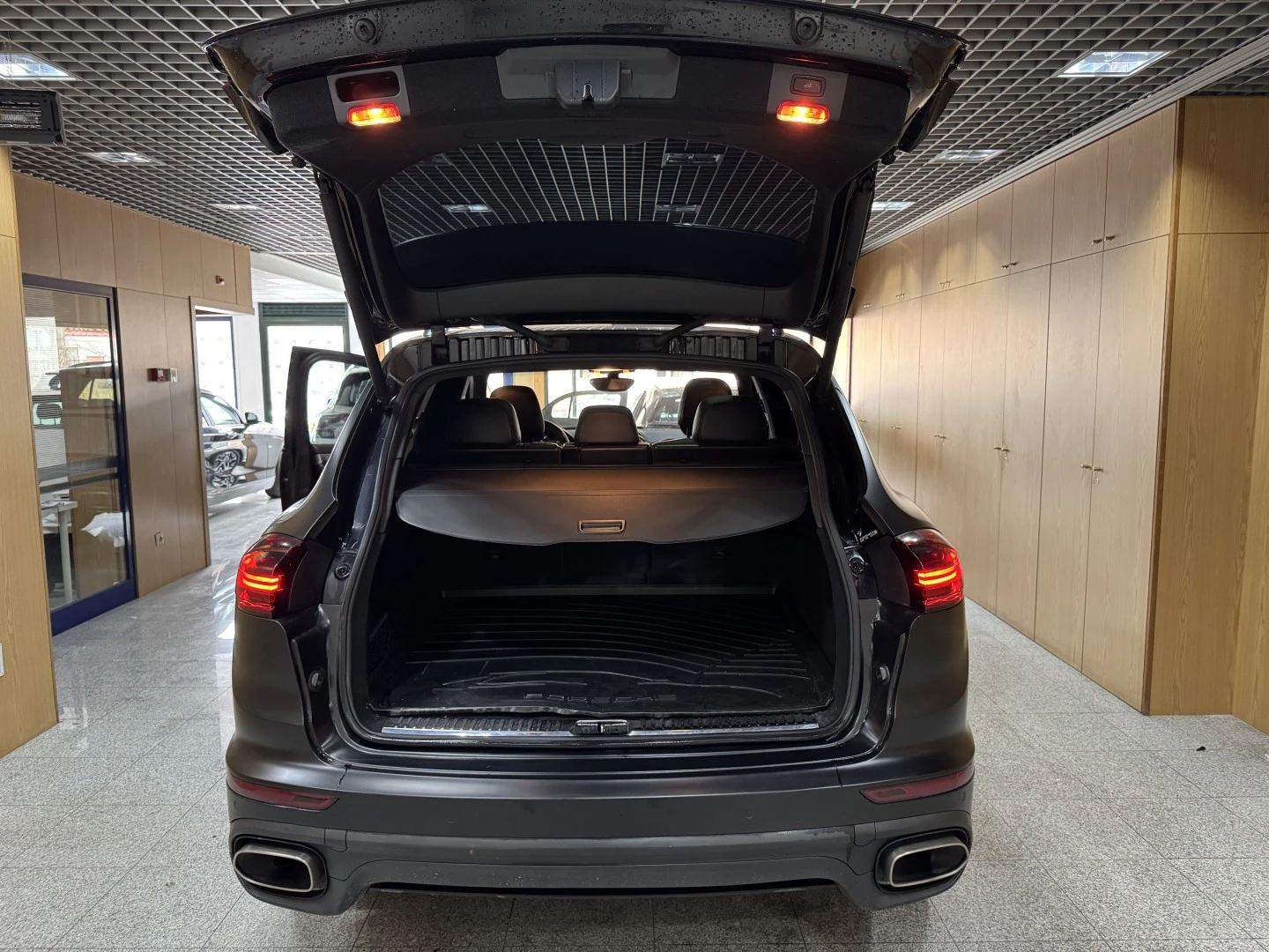 Porsche Cayenne Platinum Edition