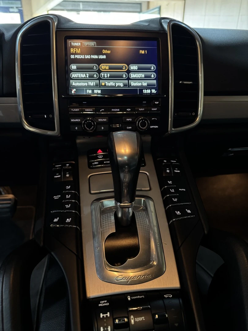 Porsche Cayenne Platinum Edition