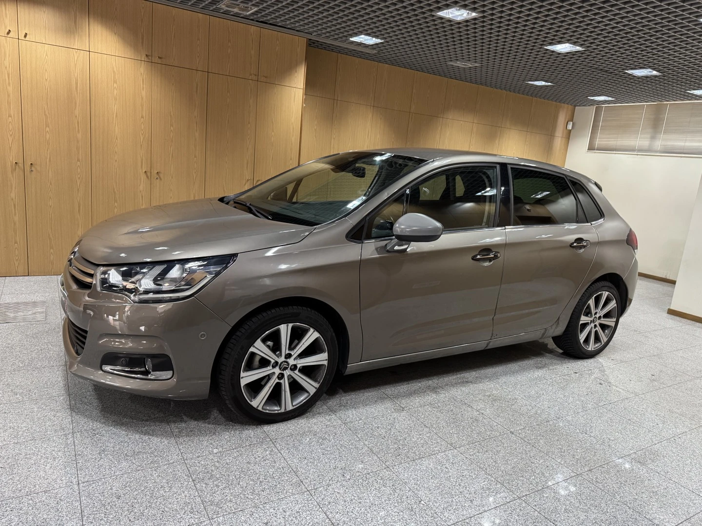Citroën C4 1.6 BlueHDi Shine EAT6