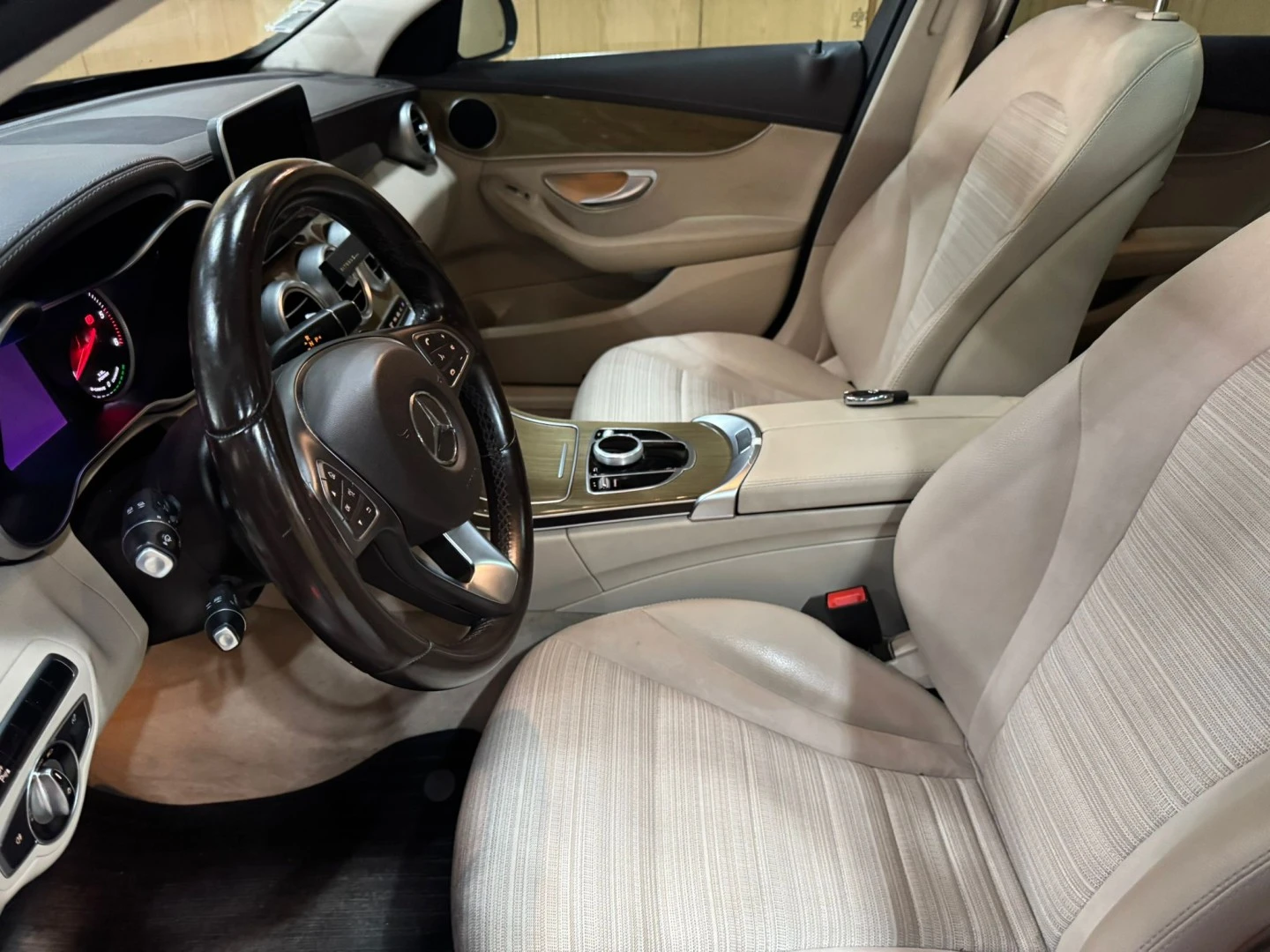 Mercedes-Benz C 300 BlueTEC Hybrid Avantgarde +