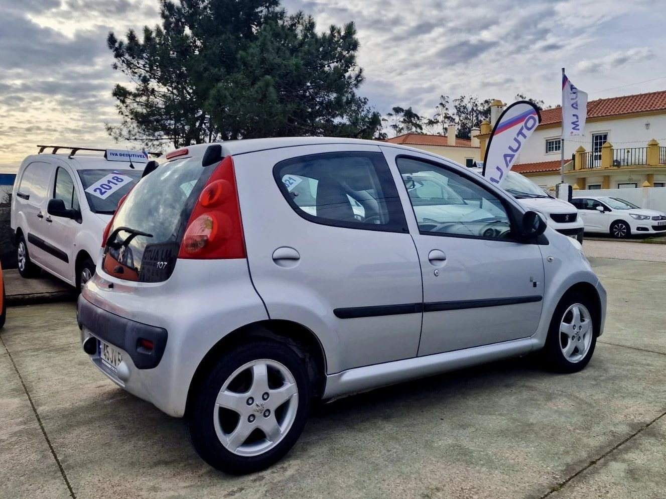 Peugeot 107 1.0 Black&amp;Silver