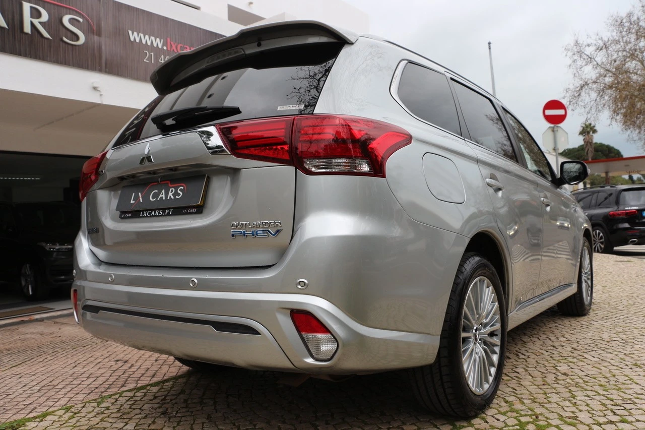 Mitsubishi Outlander 2.4 PHEV Instyle