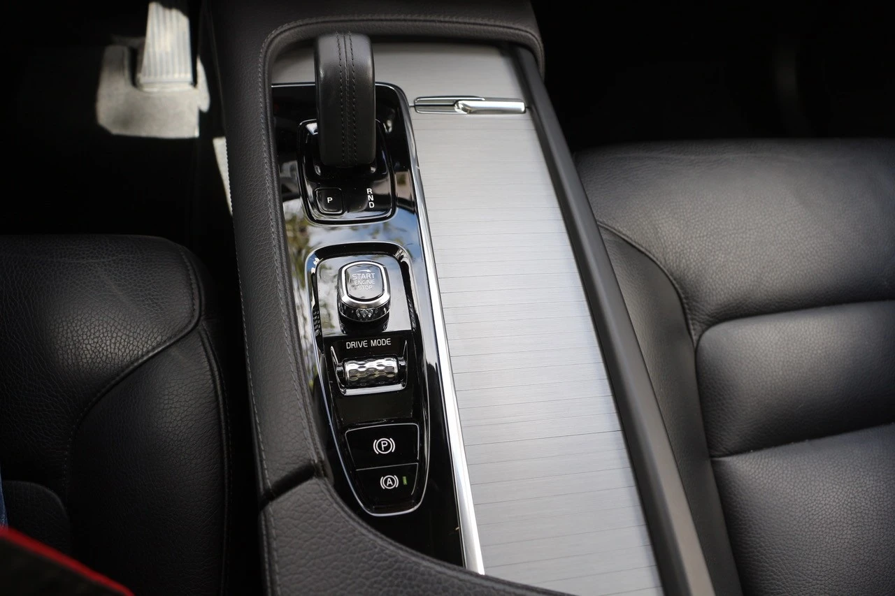 Volvo XC 90 2.0 T8 PHEV Momentum Plus AWD