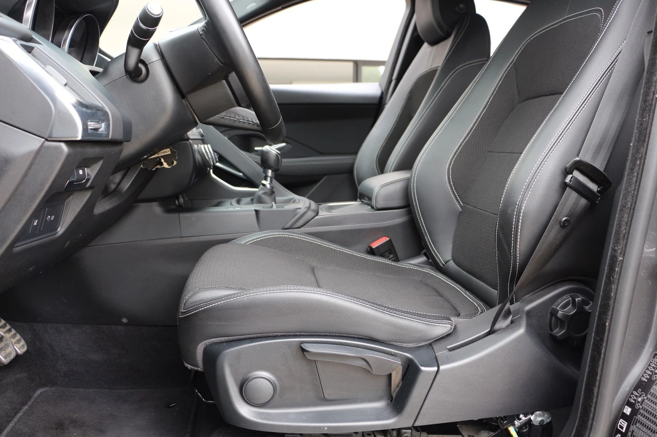Jaguar E-Pace 2.0 i4D R-Dynamic
