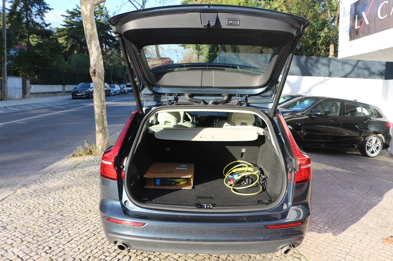 Volvo V60 2.0 T8 AWD TE Momentum Plus