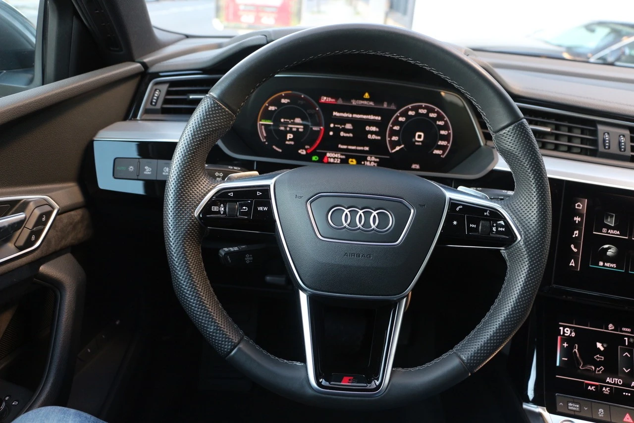 Audi e-tron 55 quattro S line