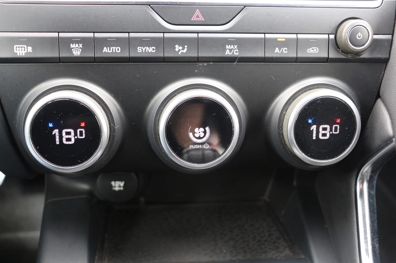 Jaguar E-Pace 2.0 i4D R-Dynamic
