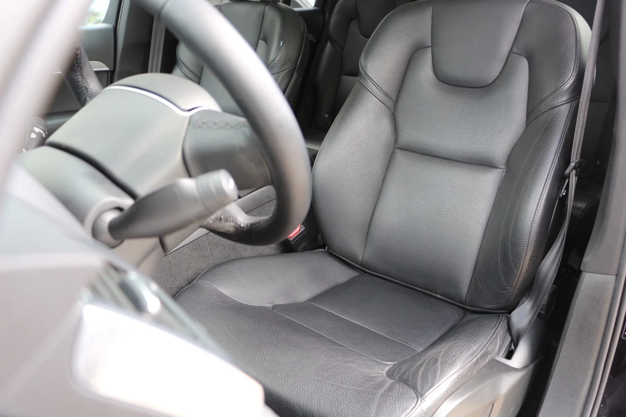 Volvo XC 90 2.0 T8 PHEV Momentum Plus AWD
