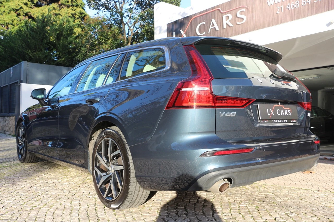Volvo V60 2.0 T8 AWD TE Momentum Plus
