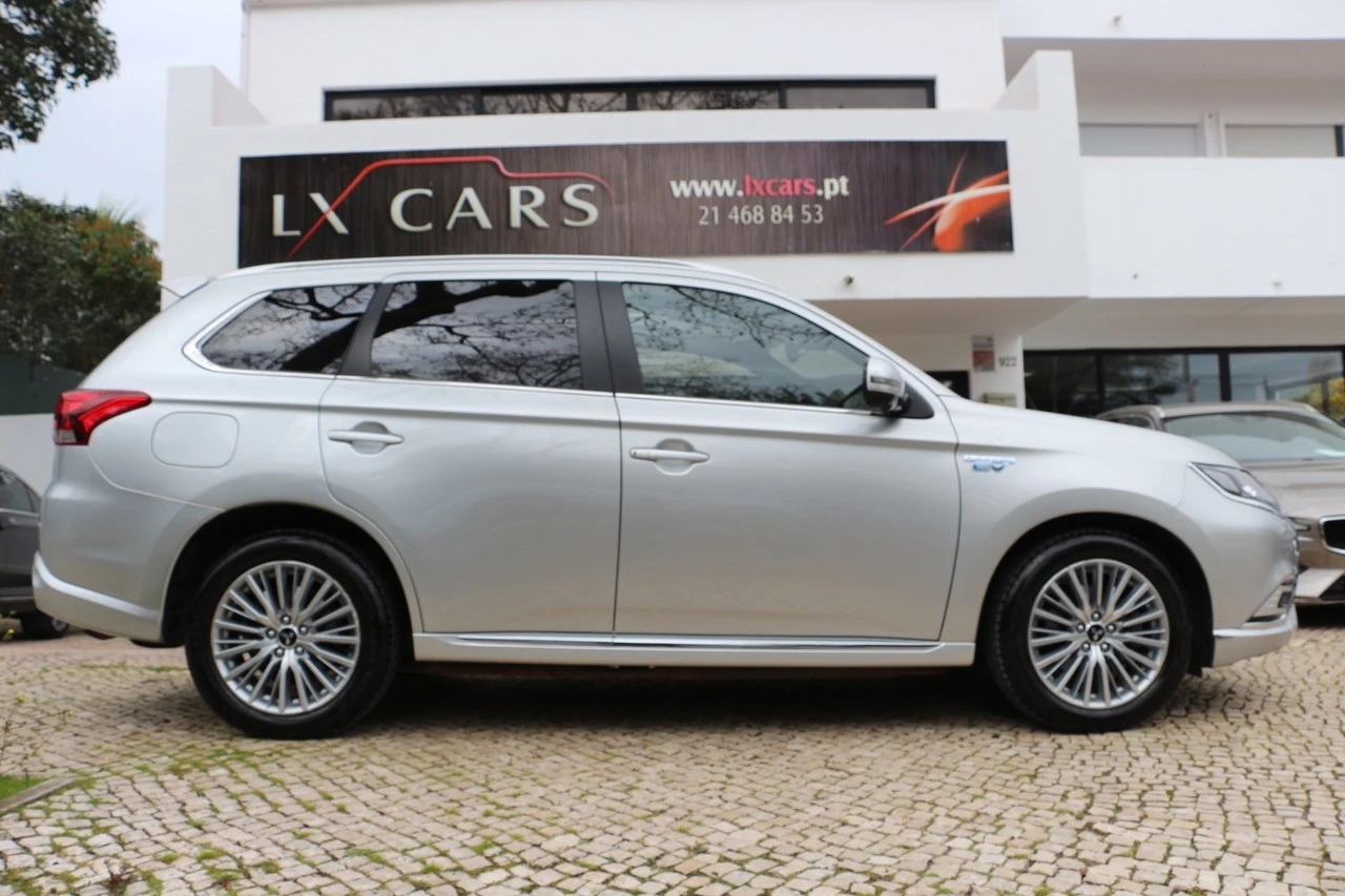 Mitsubishi Outlander 2.4 PHEV Instyle