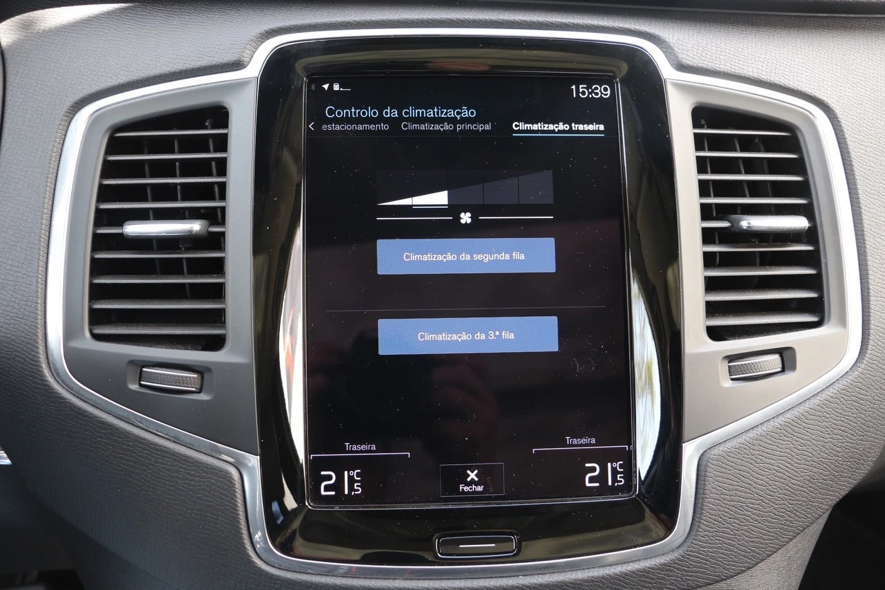 Volvo XC 90 2.0 T8 PHEV Momentum Plus AWD