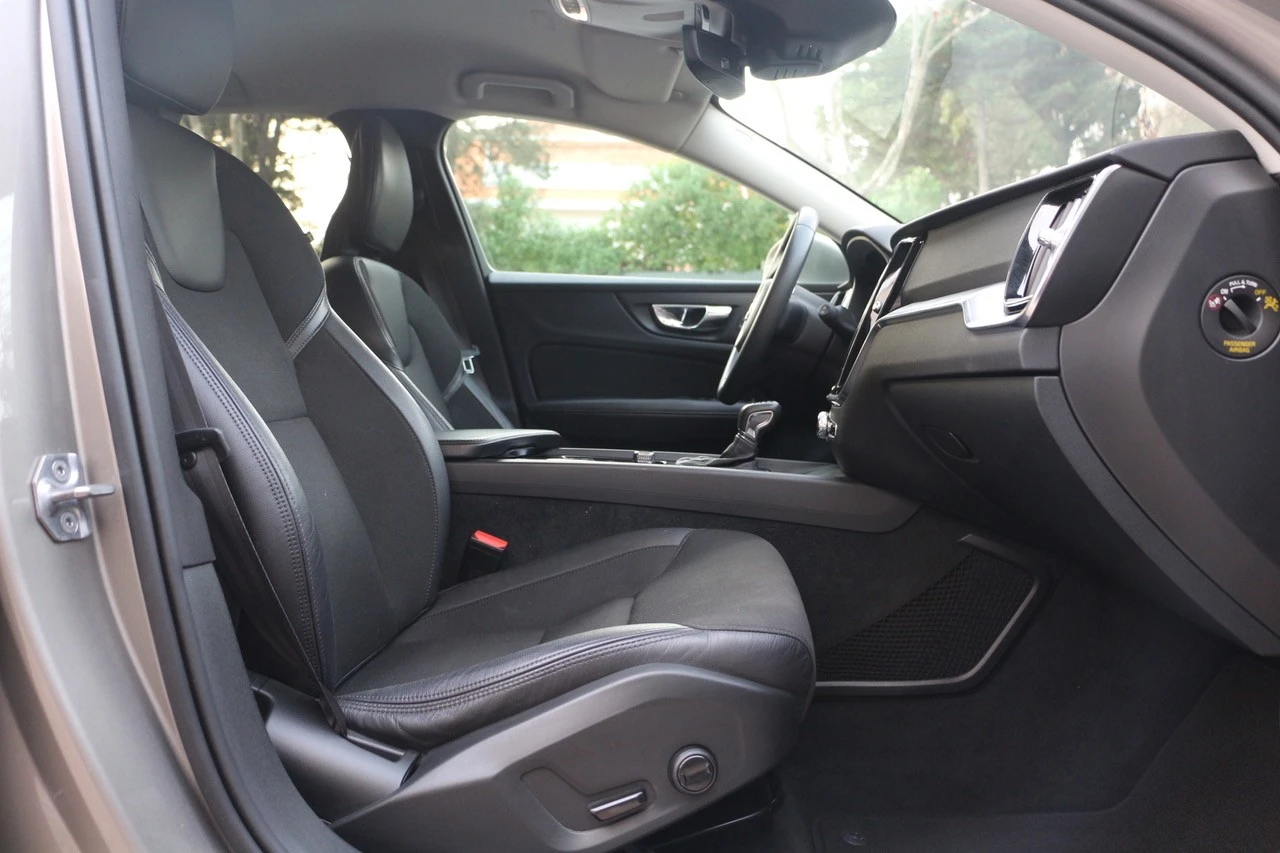 Volvo V60 2.0 D4 Momentum Plus Geartronic