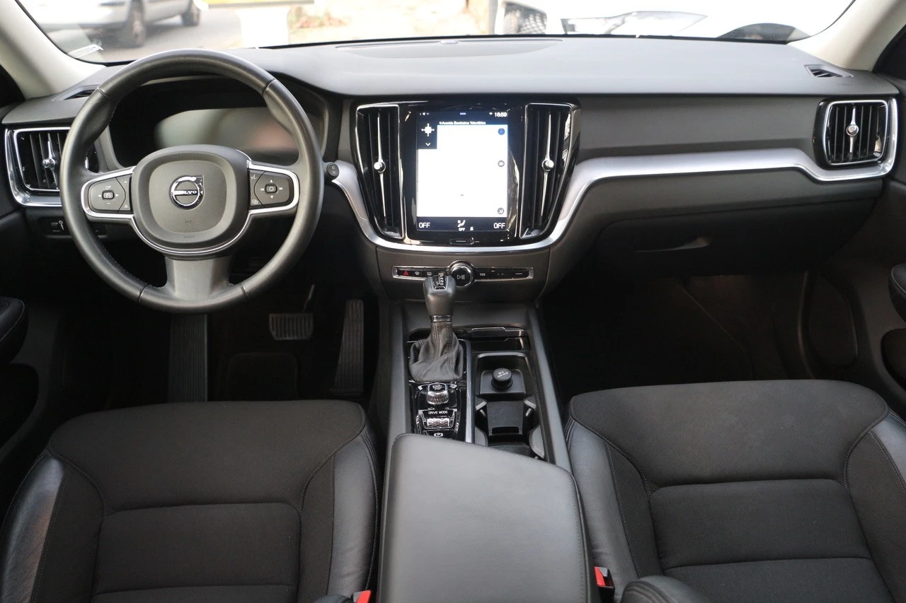 Volvo V60 2.0 D4 Momentum Plus Geartronic
