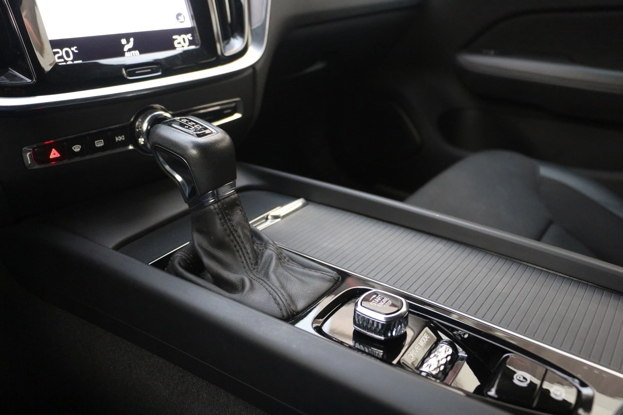 Volvo V60 2.0 D4 Momentum Plus Geartronic
