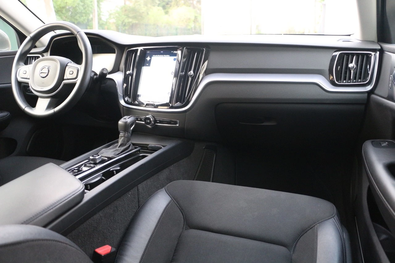 Volvo V60 2.0 D4 Momentum Plus Geartronic