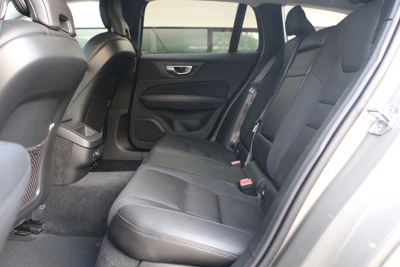 Volvo V60 2.0 D4 Momentum Plus Geartronic