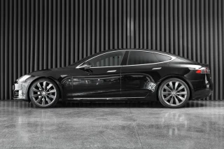Tesla Model S 90D