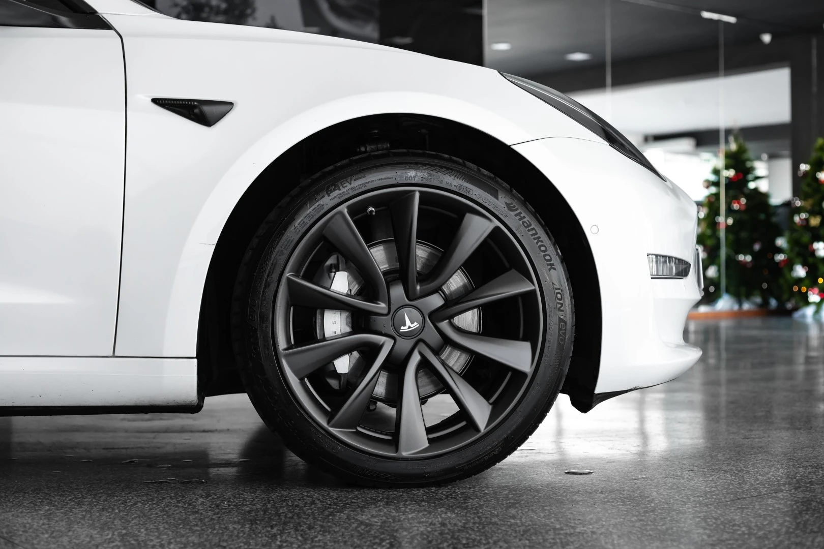 Tesla Model 3 Long Range AWD Dual Motor