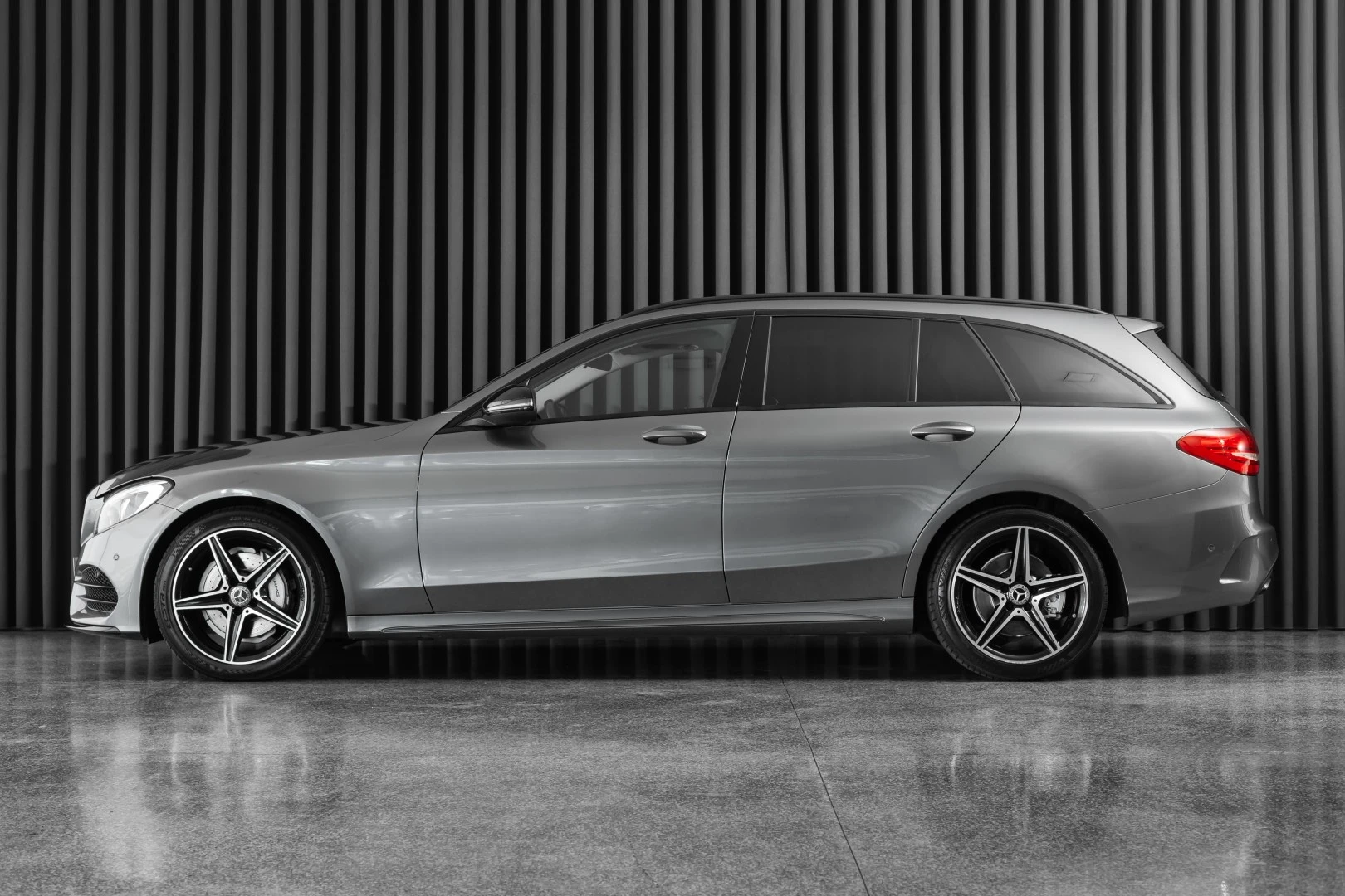 Mercedes-Benz C 220 d Station 9G-TRONIC AMG Line