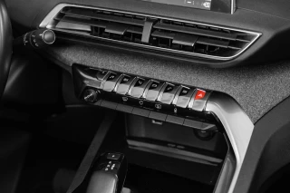 Peugeot 3008 1.6 BlueHDi Allure EAT6 J18