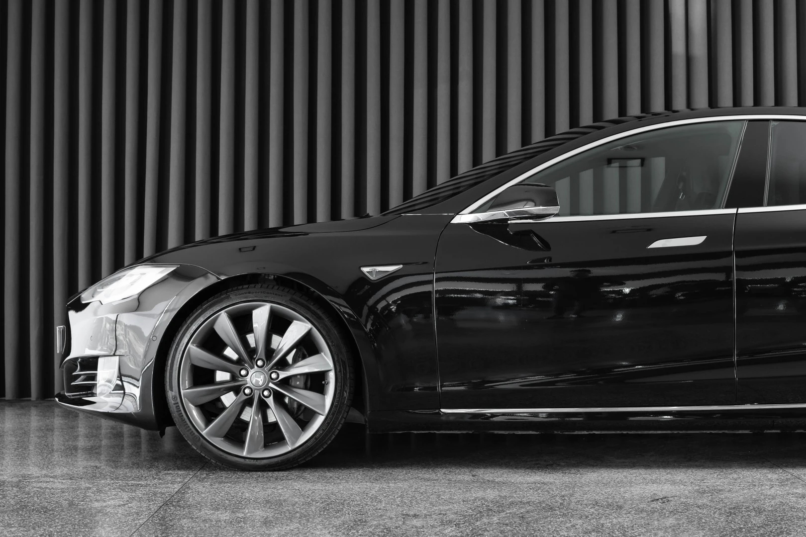 Tesla Model S 90D